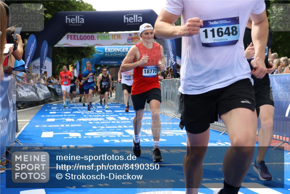 29.06.2025 - hella hamburg halbmarathon Strokosch-Dieckow http://msf.ph/oto/8490350 29.06.2025 10:43:34 Ziel 3116, 4080, 4318, 5124, 5436, 6903, 7635, 9114, 9931, 10246, 11648, 12623, 13421, 13996, 14201, 14210, 14484, 14690, 15328, 15932, 16338, 17912, 18449, 18513, 18775, 18810, 19229 meine-sportfotos.de