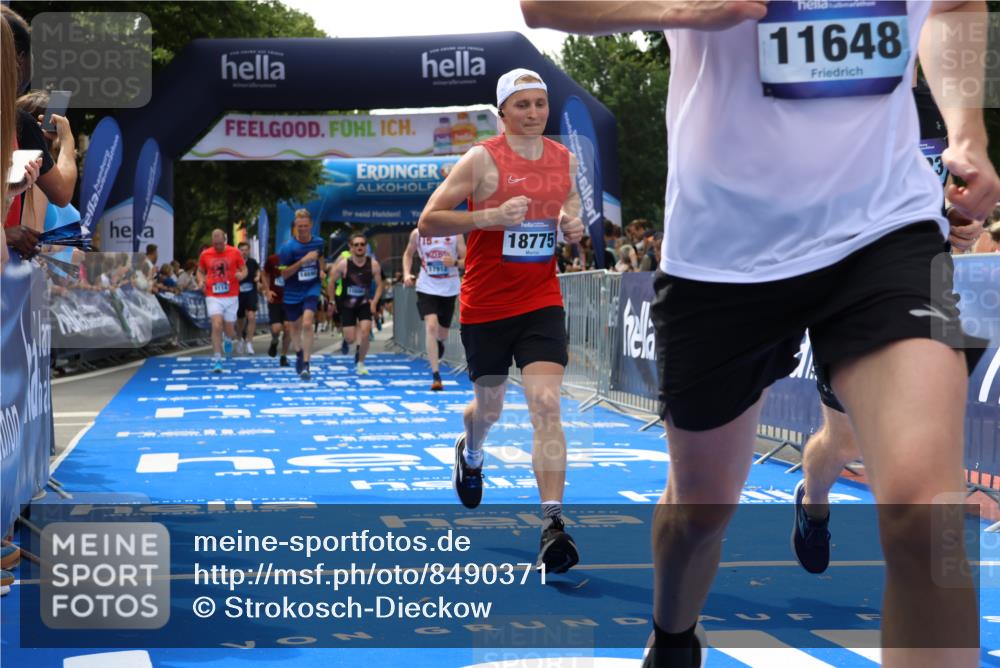 29.06.2025 - hella hamburg halbmarathon Strokosch-Dieckow http://msf.ph/oto/8490371 29.06.2025 10:43:34 Ziel 3116, 4080, 4318, 5124, 5436, 6903, 7635, 9114, 9931, 10246, 11648, 12623, 13421, 13996, 14201, 14210, 14484, 14690, 15328, 15932, 16338, 17912, 18449, 18513, 18775, 18810, 19229 meine-sportfotos.de