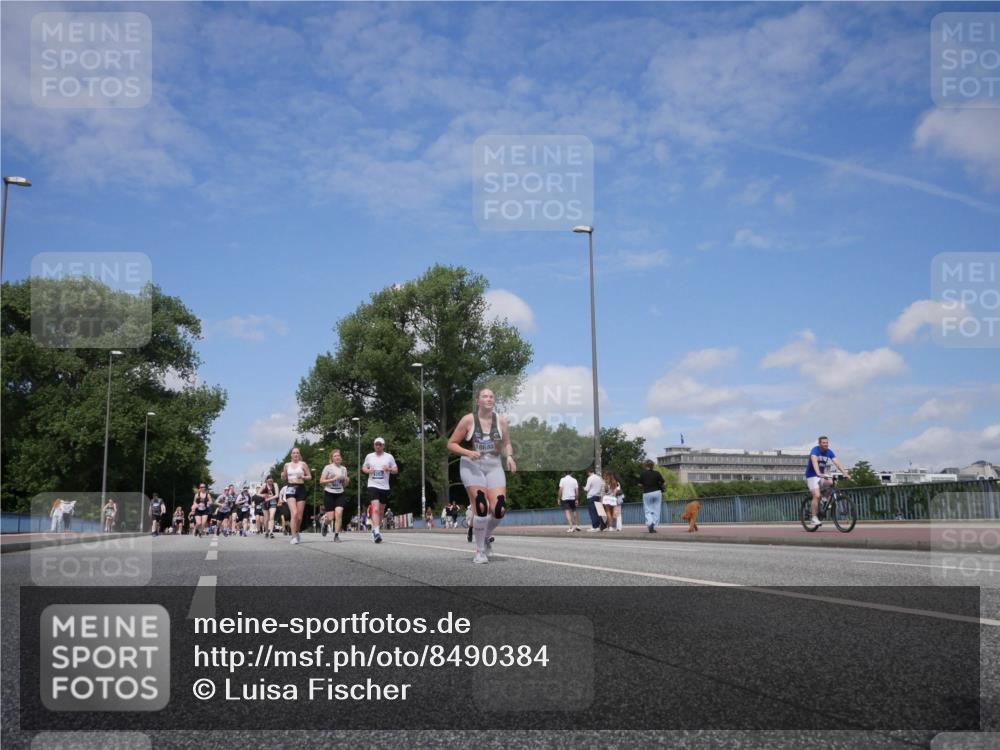 29.06.2025 - hella hamburg halbmarathon Luisa Fischer http://msf.ph/oto/8490384 29.06.2025 11:28:00 Kennedybrücke 4203, 18683, 3440, 4203, 4285, 4668, 4677, 6451, 9896, 9897 meine-sportfotos.de