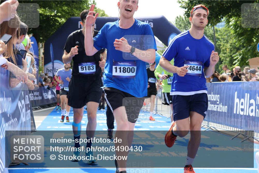 29.06.2025 - hella hamburg halbmarathon Strokosch-Dieckow http://msf.ph/oto/8490430 29.06.2025 11:30:23 Ziel 3341, 3600, 4111, 4580, 5783, 5806, 6444, 6570, 8031, 8221, 8595, 8855, 9183, 9188, 9289, 10391, 11076, 11111, 14644, 14649, 14788, 14888, 15155, 15721, 15722, 15983, 17043, 17714, 18097, 18883 meine-sportfotos.de
