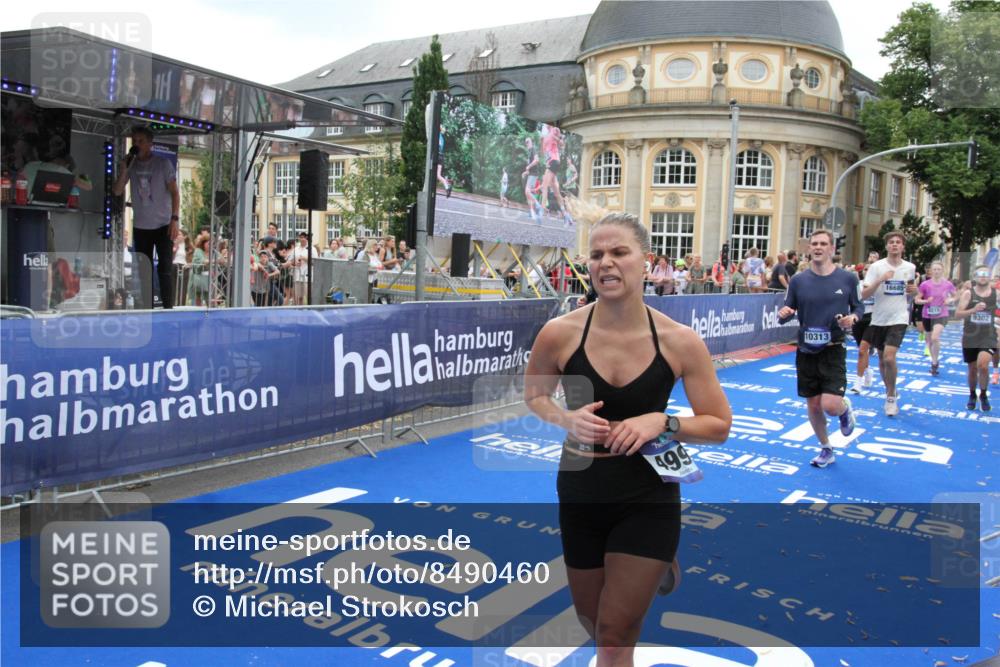 29.06.2025 - hella hamburg halbmarathon Michael Strokosch http://msf.ph/oto/8490460 29.06.2025 10:45:12 Ziel 2270, 3917, 4997, 6375, 6575, 6819, 7087, 9302, 9710, 10313, 10741, 13919, 15365, 15651, 16685, 16689, 17120, 17960, 18346, 18718 meine-sportfotos.de