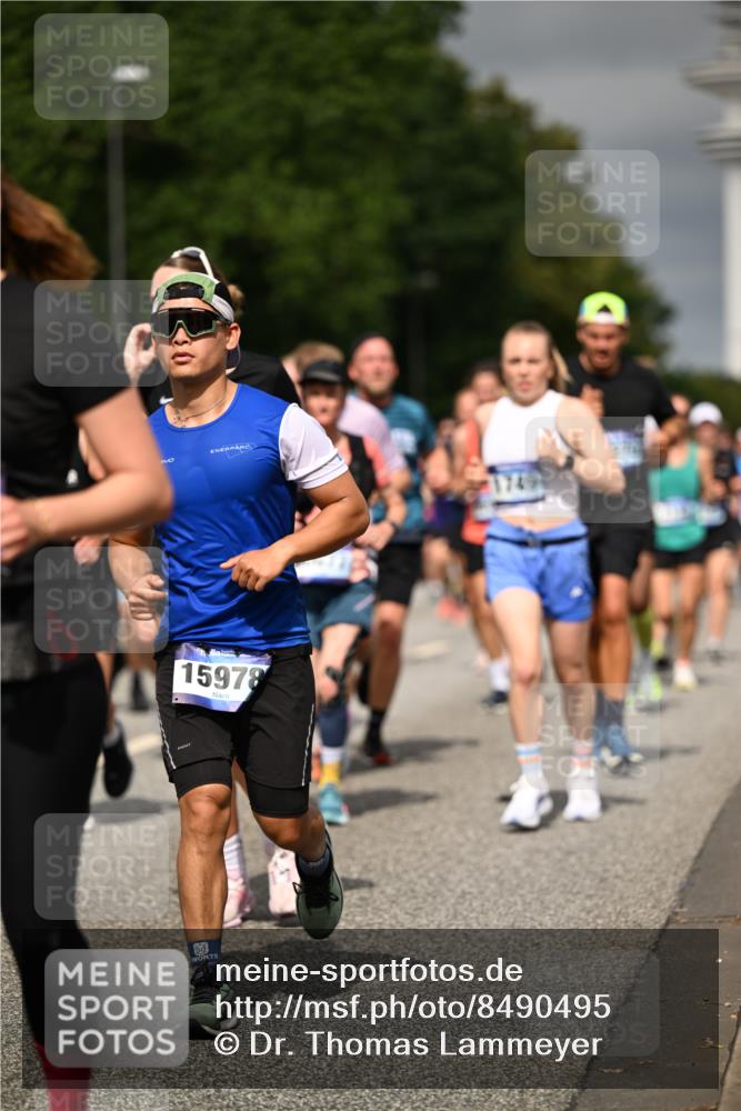 29.06.2025 - hella hamburg halbmarathon Dr. Thomas Lammeyer http://msf.ph/oto/8490495 29.06.2025 10:21:51 Kennedybrücke 1015, 1156, 1204, 1274, 1458, 1554, 1622, 1749, 1795, 2094, 2147, 2259, 2548, 2931, 3138, 3292, 4218, 4852, 5002, 5004, 5294, 6254, 6336, 6352, 7011, 7094, 7258, 7641, 8144, 8351, 8433, 8607, 9400, 9798, 9848, 10460, 10509, 10677, 11275, 11372 meine-sportfotos.de