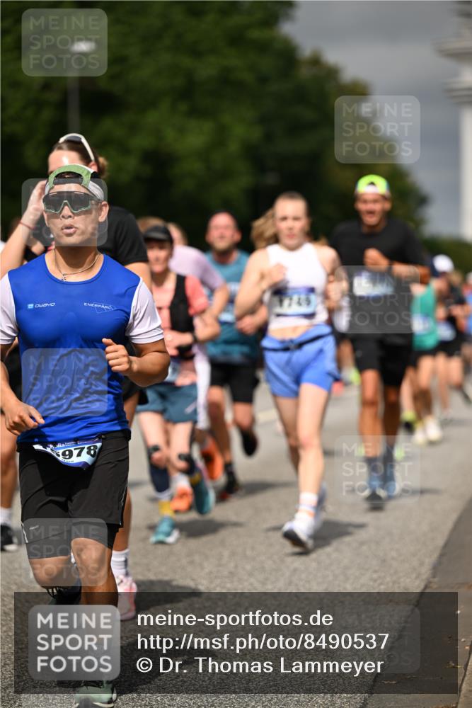 29.06.2025 - hella hamburg halbmarathon Dr. Thomas Lammeyer http://msf.ph/oto/8490537 29.06.2025 10:21:52 Kennedybrücke 1015, 1156, 1204, 1274, 1458, 1554, 1622, 1749, 1795, 2094, 2147, 2259, 2548, 2931, 3138, 3292, 4218, 4852, 5002, 5004, 5294, 6254, 6336, 7011, 7094, 7258, 7641, 8144, 8351, 8433, 8607, 9400, 9798, 9848, 10509, 10677, 11275, 11372 meine-sportfotos.de