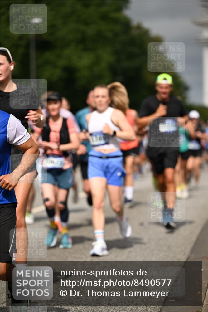 29.06.2025 - hella hamburg halbmarathon Dr. Thomas Lammeyer http://msf.ph/oto/8490577 29.06.2025 10:21:52 Kennedybrücke 1015, 1156, 1204, 1274, 1458, 1554, 1622, 1749, 1795, 2094, 2147, 2259, 2548, 2931, 3138, 3292, 4218, 4852, 5002, 5004, 5294, 6254, 6336, 7011, 7094, 7258, 7641, 8144, 8351, 8433, 8607, 9400, 9798, 9848, 10509, 10677, 11275, 11372 meine-sportfotos.de