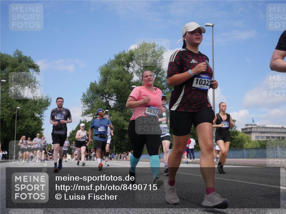29.06.2025 - hella hamburg halbmarathon Luisa Fischer http://msf.ph/oto/8490715 29.06.2025 11:28:14 Kennedybrücke 7145, 15930, 6653, 594, 10323, 4745, 4621, 5594, 6439, 6457, 6653, 6685, 7145, 10323 meine-sportfotos.de