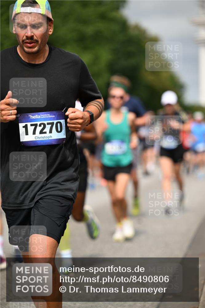 29.06.2025 - hella hamburg halbmarathon Dr. Thomas Lammeyer http://msf.ph/oto/8490806 29.06.2025 10:21:55 Kennedybrücke 1015, 1156, 1204, 1274, 1458, 1554, 1622, 1641, 1749, 2094, 2147, 2259, 2548, 2931, 3138, 3292, 3977, 4218, 4804, 5002, 5004, 5023, 5294, 6254, 6336, 7011, 7094, 7258, 7641, 8144, 8351, 8607, 9798, 10509, 10677, 11275, 11372 meine-sportfotos.de