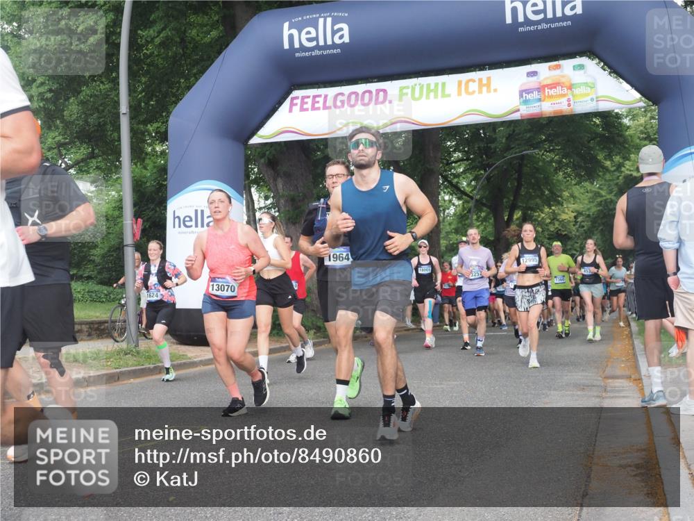 29.06.2025 - hella hamburg halbmarathon KatJ http://msf.ph/oto/8490860 29.06.2025 11:37:47 Zwischen KM18-KM19 1421, 1624, 1964, 3257, 3283, 8429, 8430 meine-sportfotos.de