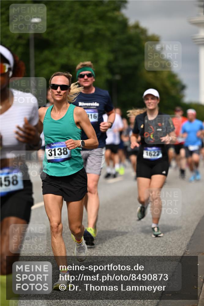 29.06.2025 - hella hamburg halbmarathon Dr. Thomas Lammeyer http://msf.ph/oto/8490873 29.06.2025 10:21:56 Kennedybrücke 1015, 1156, 1204, 1274, 1458, 1554, 1622, 1641, 1749, 1982, 2094, 2147, 2259, 2548, 2931, 3138, 3292, 3977, 4218, 4804, 5002, 5004, 5023, 5294, 6254, 6336, 7094, 7258, 7641, 8144, 8351, 8607, 9798, 10332, 10509, 10677, 11275, 11372 meine-sportfotos.de