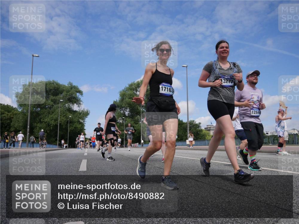 29.06.2025 - hella hamburg halbmarathon Luisa Fischer http://msf.ph/oto/8490882 29.06.2025 11:28:25 Kennedybrücke 43, 17163, 13277, 12846, 1162, 3250, 4300, 4810, 4811, 7107 meine-sportfotos.de