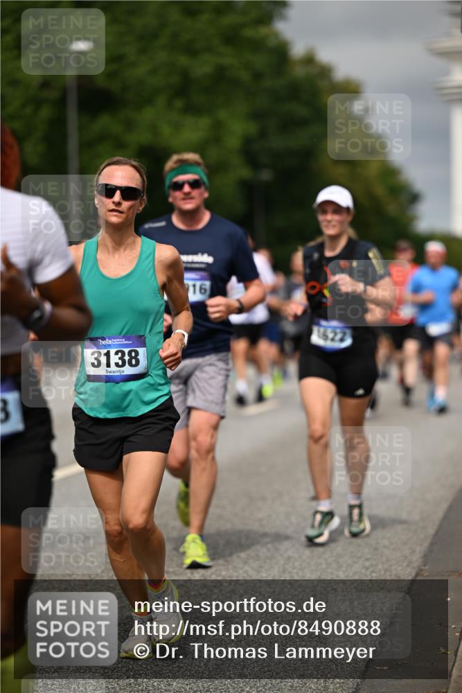 29.06.2025 - hella hamburg halbmarathon Dr. Thomas Lammeyer http://msf.ph/oto/8490888 29.06.2025 10:21:56 Kennedybrücke 1015, 1156, 1204, 1274, 1458, 1554, 1622, 1641, 1749, 1982, 2094, 2147, 2259, 2548, 2931, 3138, 3292, 3977, 4218, 4804, 5002, 5004, 5023, 5294, 6254, 6336, 7094, 7258, 7641, 8144, 8351, 8607, 9798, 10332, 10509, 10677, 11275, 11372 meine-sportfotos.de