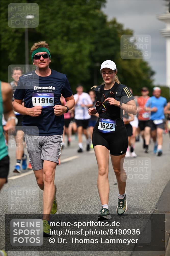 29.06.2025 - hella hamburg halbmarathon Dr. Thomas Lammeyer http://msf.ph/oto/8490936 29.06.2025 10:21:57 Kennedybrücke 1015, 1204, 1274, 1458, 1554, 1622, 1641, 1749, 1982, 2094, 2147, 2259, 2548, 2931, 3138, 3292, 3977, 4218, 4804, 5002, 5004, 5023, 5294, 6254, 6336, 7094, 7258, 7641, 8144, 8351, 8607, 9539, 9798, 10332, 10509, 10677, 10831, 11275, 11372 meine-sportfotos.de