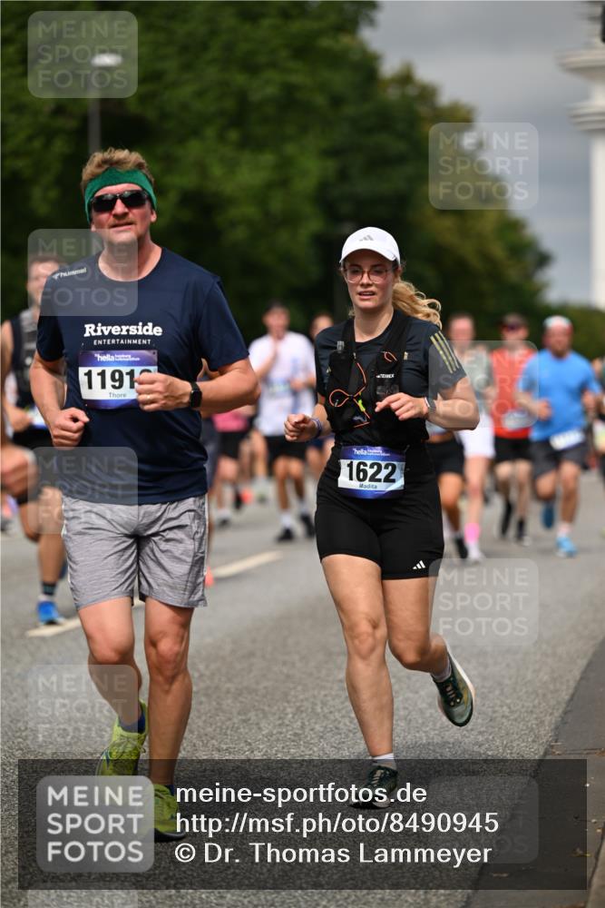 29.06.2025 - hella hamburg halbmarathon Dr. Thomas Lammeyer http://msf.ph/oto/8490945 29.06.2025 10:21:57 Kennedybrücke 1015, 1204, 1274, 1458, 1554, 1622, 1641, 1749, 1982, 2094, 2147, 2259, 2548, 2931, 3138, 3292, 3977, 4218, 4804, 5002, 5004, 5023, 5294, 6254, 6336, 7094, 7258, 7641, 8144, 8351, 8607, 9539, 9798, 10332, 10509, 10677, 10831, 11275, 11372 meine-sportfotos.de
