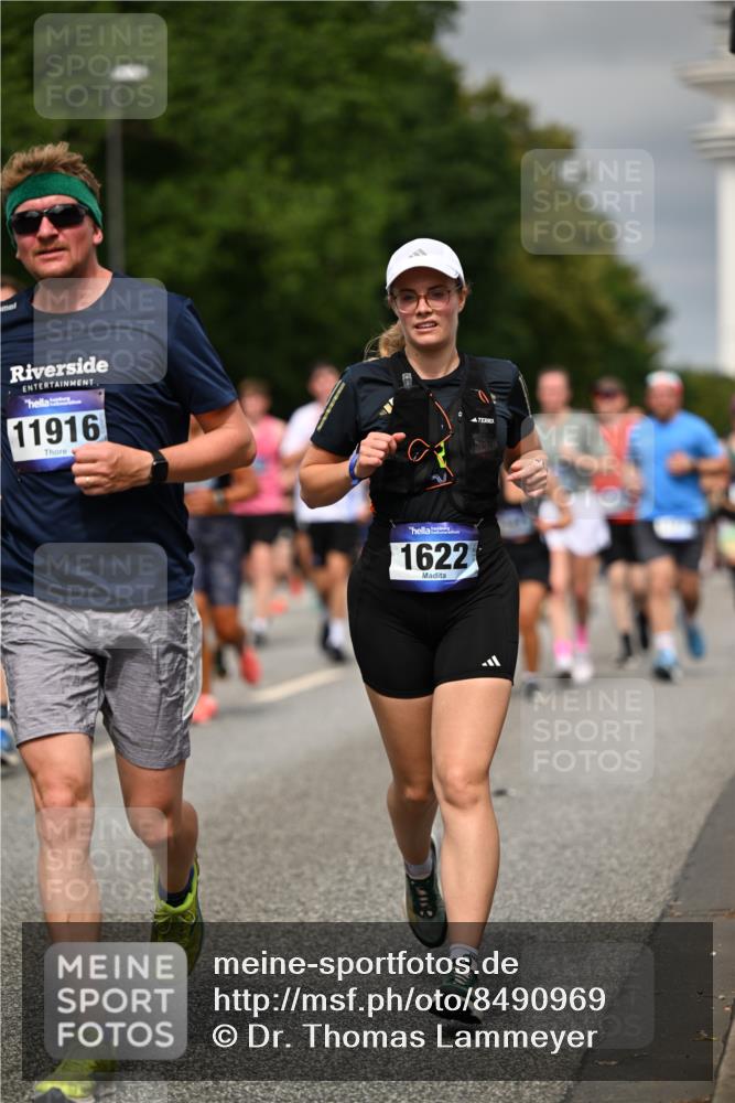 29.06.2025 - hella hamburg halbmarathon Dr. Thomas Lammeyer http://msf.ph/oto/8490969 29.06.2025 10:21:58 Kennedybrücke 1015, 1067, 1204, 1274, 1298, 1458, 1554, 1622, 1641, 1749, 1982, 2094, 2147, 2259, 2548, 2931, 3138, 3292, 3977, 4218, 4804, 5002, 5004, 5023, 5294, 6254, 6336, 7094, 7258, 7641, 8144, 8351, 8607, 9539, 9798, 10332, 10509, 10677, 10831, 11275, 11372 meine-sportfotos.de