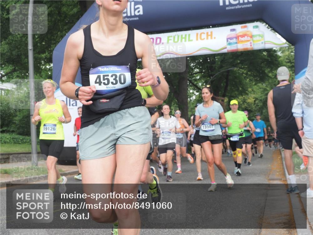 29.06.2025 - hella hamburg halbmarathon KatJ http://msf.ph/oto/8491060 29.06.2025 11:37:52 Zwischen KM18-KM19 1360, 1624, 2276, 2425, 2756, 3257, 3390, 3506, 4530, 4769, 5622, 6190, 8430 meine-sportfotos.de
