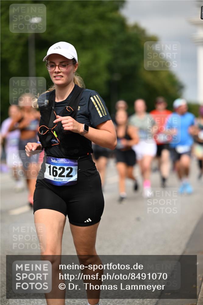 29.06.2025 - hella hamburg halbmarathon Dr. Thomas Lammeyer http://msf.ph/oto/8491070 29.06.2025 10:21:58 Kennedybrücke 1015, 1067, 1204, 1274, 1298, 1458, 1554, 1622, 1641, 1749, 1982, 2094, 2147, 2259, 2548, 2931, 3138, 3292, 3977, 4218, 4804, 5002, 5004, 5023, 5294, 6254, 6336, 7094, 7258, 7641, 8144, 8351, 8607, 9539, 9798, 10332, 10509, 10677, 10831, 11275, 11372 meine-sportfotos.de