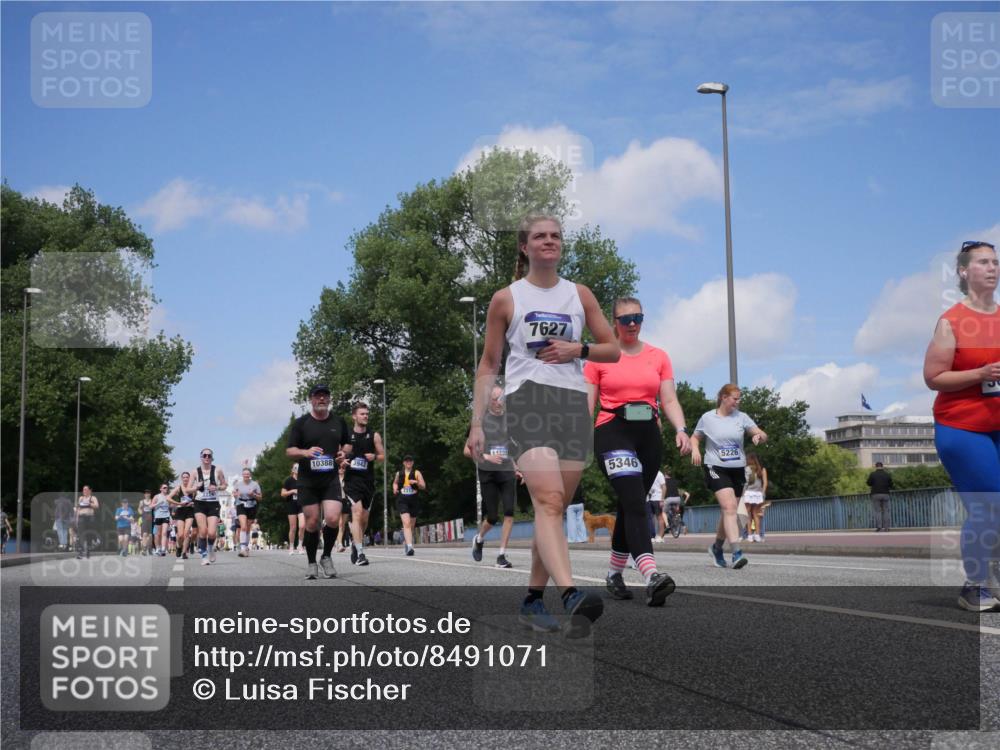 29.06.2025 - hella hamburg halbmarathon Luisa Fischer http://msf.ph/oto/8491071 29.06.2025 11:28:37 Kennedybrücke 10388, 3942, 7627, 5346, 5226, 3942, 4019, 5221, 5226, 5346, 5606, 7226, 7313, 7627, 9052, 10388 meine-sportfotos.de