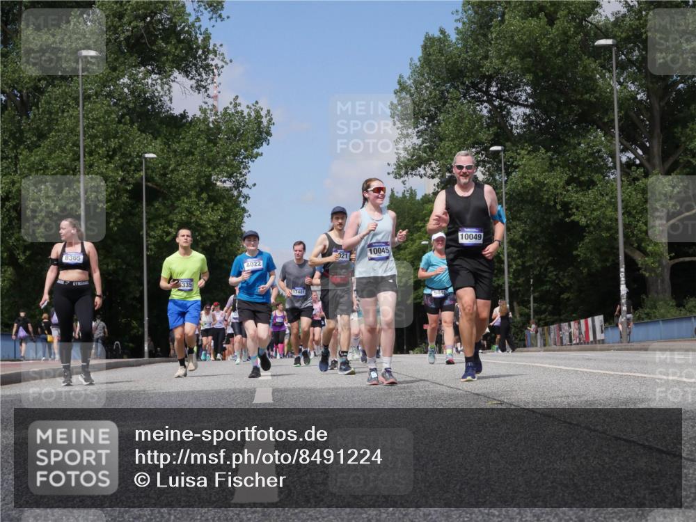 29.06.2025 - hella hamburg halbmarathon Luisa Fischer http://msf.ph/oto/8491224 29.06.2025 11:28:46 Kennedybrücke 8365, 335, 4022, 17481, 921, 10045, 5848, 10049, 3942, 4019, 4021, 4022, 4335, 5848, 7200, 7217, 7226, 7313, 8365, 10045, 10049, 10388 meine-sportfotos.de