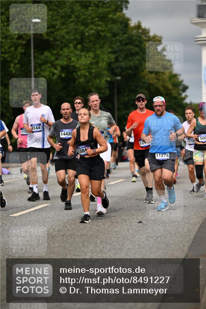 29.06.2025 - hella hamburg halbmarathon Dr. Thomas Lammeyer http://msf.ph/oto/8491227 29.06.2025 10:22:00 Kennedybrücke 1015, 1067, 1204, 1274, 1298, 1458, 1554, 1622, 1641, 1749, 1982, 2094, 2147, 2305, 2548, 2931, 3138, 3292, 3977, 4194, 4218, 4804, 5002, 5004, 5023, 5294, 7094, 7258, 7641, 8144, 8248, 8607, 9539, 9734, 9798, 10332, 10509, 10677, 10831, 11275, 11372 meine-sportfotos.de