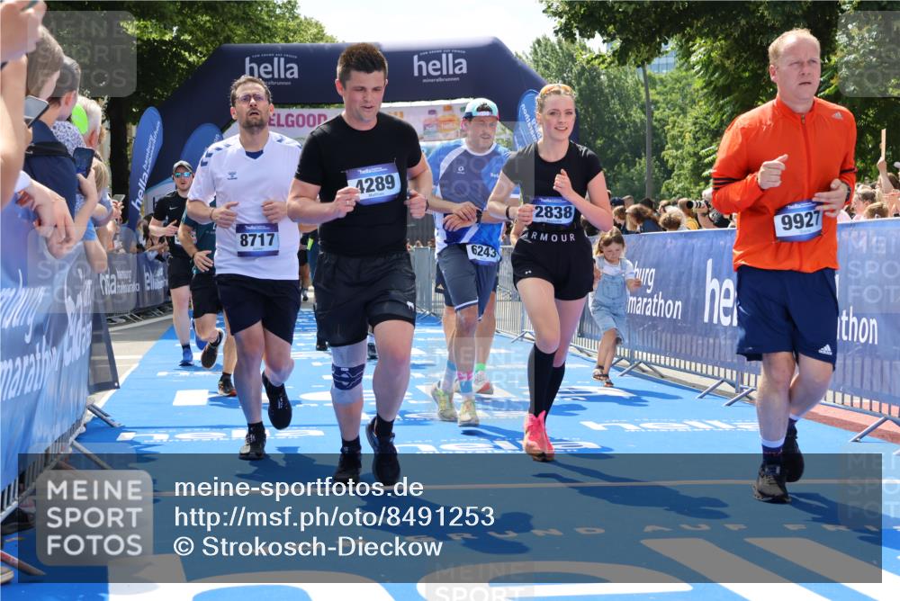 29.06.2025 - hella hamburg halbmarathon Strokosch-Dieckow http://msf.ph/oto/8491253 29.06.2025 11:30:35 Ziel 1235, 1395, 2838, 3323, 3341, 3358, 3430, 4289, 4580, 5147, 5406, 6195, 6243, 6444, 6478, 6999, 7644, 8595, 8717, 8855, 9289, 9927, 11672, 12073, 14610, 14611, 16558, 16659, 17043, 17312, 17344, 18097, 18158, 18390, 18860 meine-sportfotos.de