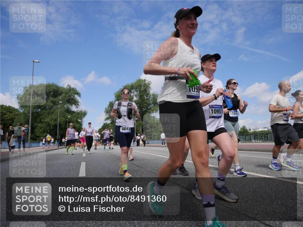 29.06.2025 - hella hamburg halbmarathon Luisa Fischer http://msf.ph/oto/8491360 29.06.2025 11:29:07 Kennedybrücke 4644, 1095, 10957, 17910, 140, 2241, 2245, 3551, 4283, 4644, 4723, 4724, 5081, 5852, 8753 meine-sportfotos.de