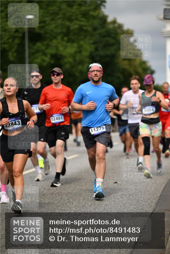 29.06.2025 - hella hamburg halbmarathon Dr. Thomas Lammeyer http://msf.ph/oto/8491483 29.06.2025 10:22:01 Kennedybrücke 1015, 1067, 1274, 1298, 1458, 1554, 1622, 1641, 1749, 1982, 2094, 2147, 2305, 2548, 2931, 3138, 3292, 3977, 4194, 4218, 4804, 5002, 5004, 5023, 5294, 7094, 7258, 7641, 8144, 8248, 8607, 9539, 9586, 9734, 9798, 10332, 10509, 10677, 10831, 11275, 11372 meine-sportfotos.de