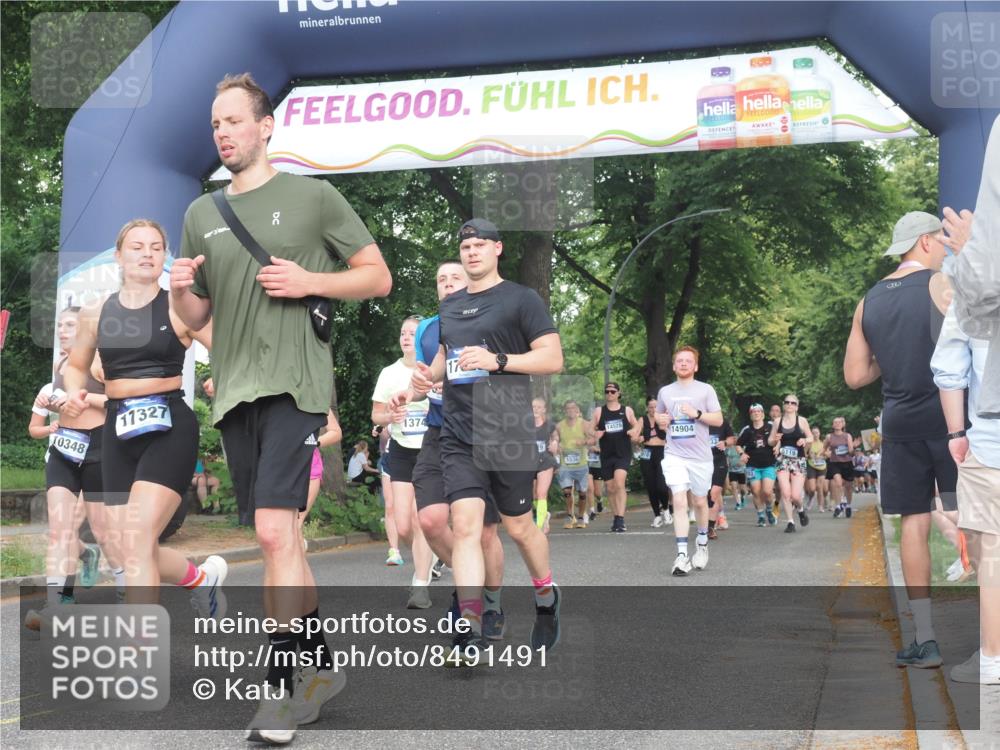 29.06.2025 - hella hamburg halbmarathon KatJ http://msf.ph/oto/8491491 29.06.2025 11:38:09 Zwischen KM18-KM19 3518, 4342, 7326, 7679, 7769, 8105 meine-sportfotos.de