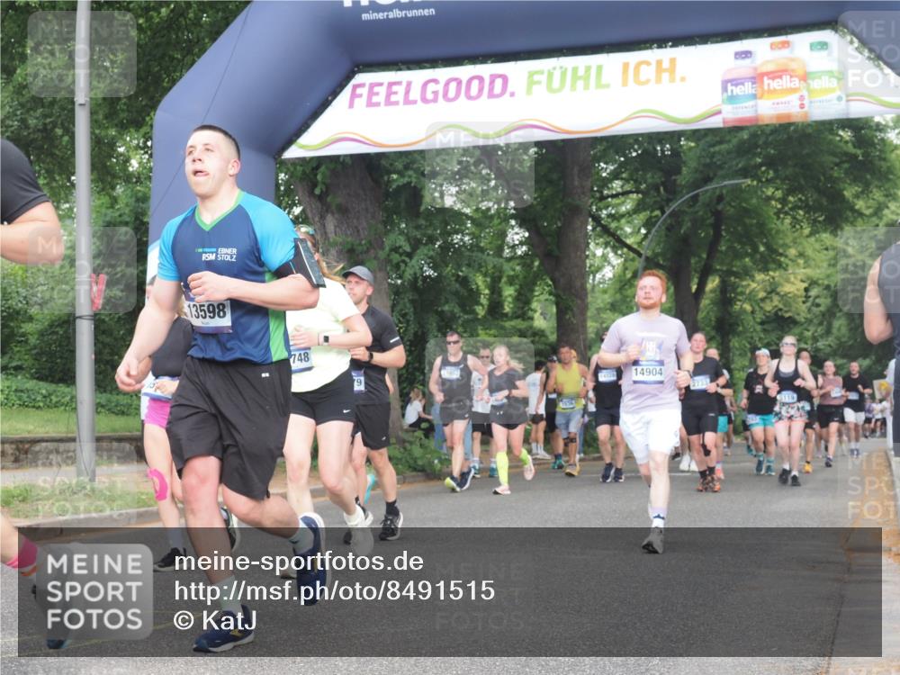 29.06.2025 - hella hamburg halbmarathon KatJ http://msf.ph/oto/8491515 29.06.2025 11:38:10 Zwischen KM18-KM19 1429, 4342, 7326, 7679, 7769 meine-sportfotos.de