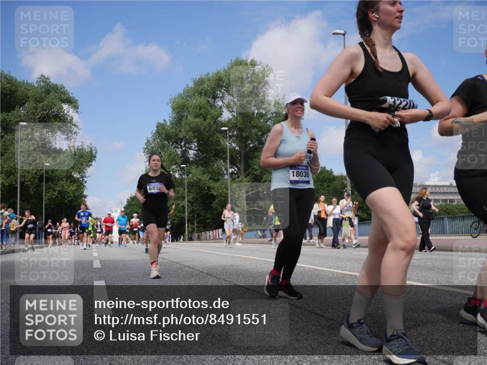 29.06.2025 - hella hamburg halbmarathon Luisa Fischer http://msf.ph/oto/8491551 29.06.2025 11:29:19 Kennedybrücke 685, 18030, 23220, 3220, 4664, 6187, 6855, 7496, 9920 meine-sportfotos.de