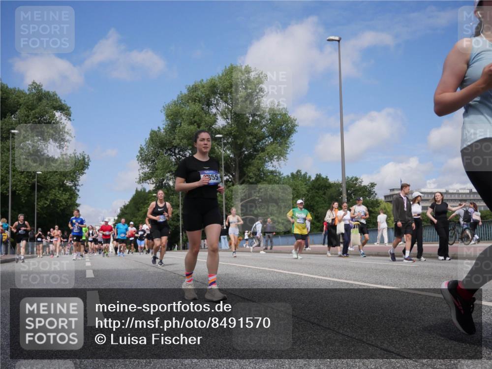 29.06.2025 - hella hamburg halbmarathon Luisa Fischer http://msf.ph/oto/8491570 29.06.2025 11:29:20 Kennedybrücke 920, 955, 19170, 3220, 4662, 4664, 6187, 6855, 7496, 9920 meine-sportfotos.de
