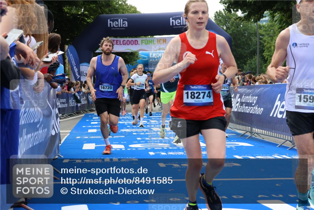 29.06.2025 - hella hamburg halbmarathon Strokosch-Dieckow http://msf.ph/oto/8491585 29.06.2025 10:43:22 Ziel 2653, 3109, 3124, 3146, 3928, 5124, 5436, 5506, 7635, 8664, 9931, 10099, 10237, 13348, 15921, 16314, 16720, 16997, 17391, 18274, 18810, 18942, 18987, 19009, 19051 meine-sportfotos.de