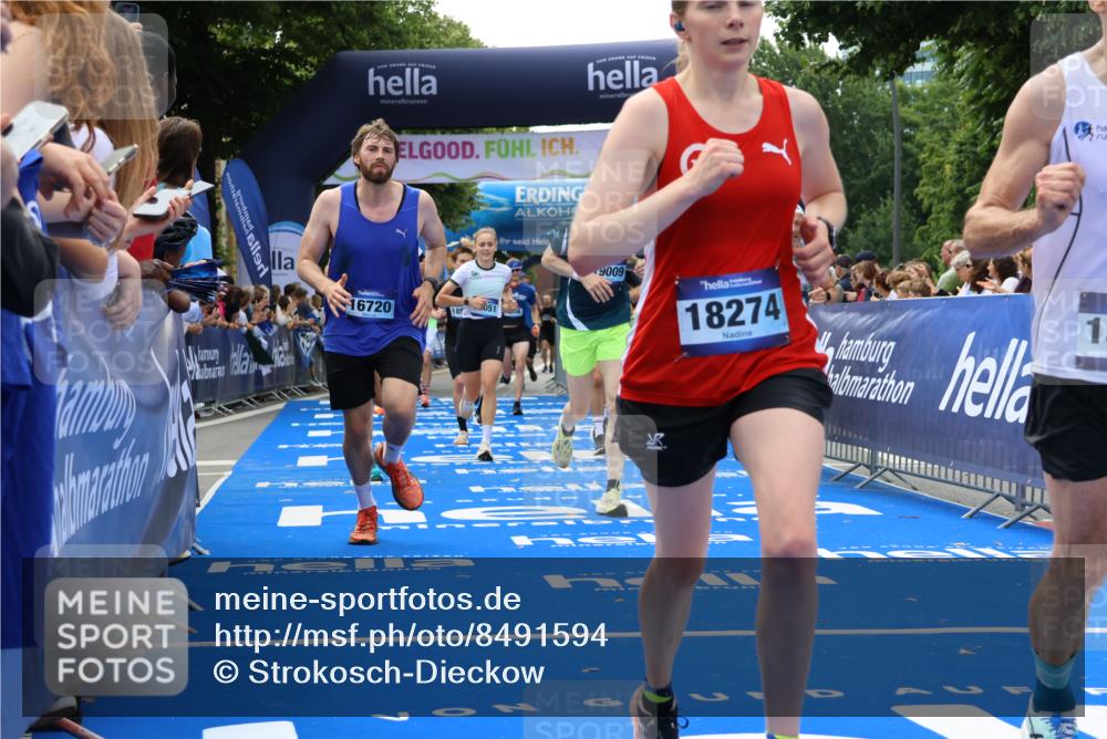 29.06.2025 - hella hamburg halbmarathon Strokosch-Dieckow http://msf.ph/oto/8491594 29.06.2025 10:43:22 Ziel 2653, 3109, 3124, 3146, 3928, 5124, 5436, 5506, 7635, 8664, 9931, 10099, 10237, 13348, 15921, 16314, 16720, 16997, 17391, 18274, 18810, 18942, 18987, 19009, 19051 meine-sportfotos.de