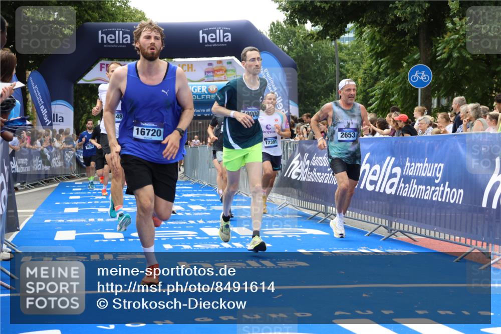29.06.2025 - hella hamburg halbmarathon Strokosch-Dieckow http://msf.ph/oto/8491614 29.06.2025 10:43:23 Ziel 2653, 3109, 3124, 3146, 3928, 5124, 5436, 5506, 7635, 8664, 9931, 10099, 10237, 10246, 11648, 13348, 15921, 16338, 16720, 16997, 17391, 18274, 18513, 18810, 18942, 18987, 19009, 19051 meine-sportfotos.de