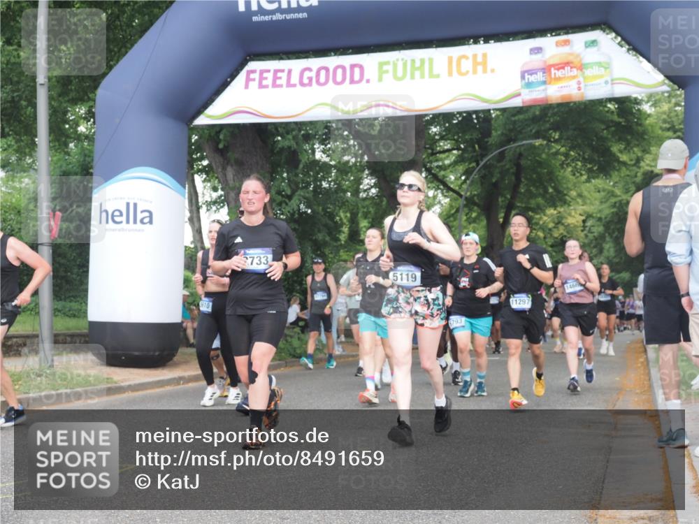 29.06.2025 - hella hamburg halbmarathon KatJ http://msf.ph/oto/8491659 29.06.2025 11:38:14 Zwischen KM18-KM19 1429, 1536, 2733, 3074, 4342, 5119, 5610, 6066, 6793, 7326 meine-sportfotos.de
