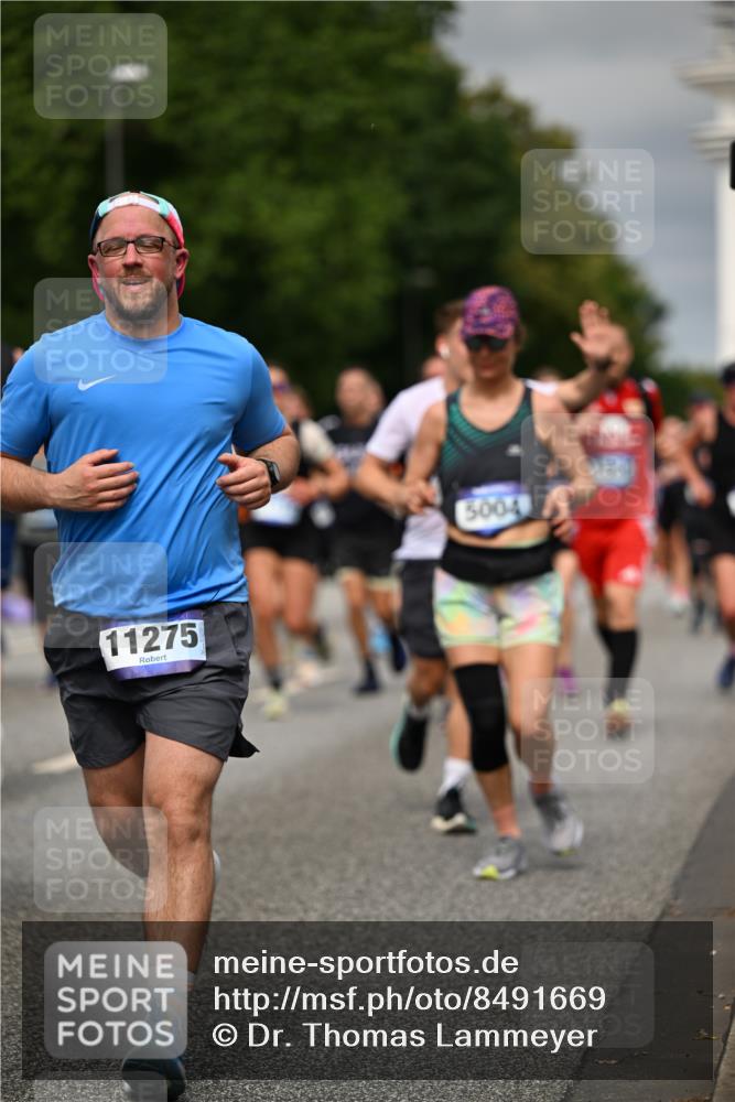29.06.2025 - hella hamburg halbmarathon Dr. Thomas Lammeyer http://msf.ph/oto/8491669 29.06.2025 10:22:03 Kennedybrücke 1015, 1067, 1274, 1298, 1458, 1554, 1622, 1641, 1749, 1982, 2094, 2147, 2305, 2548, 2931, 3138, 3292, 3977, 4194, 4738, 4804, 5002, 5004, 5023, 5294, 7094, 7258, 7641, 8144, 8248, 8607, 9539, 9586, 9734, 9798, 10332, 10509, 10677, 10831, 11275, 11372 meine-sportfotos.de