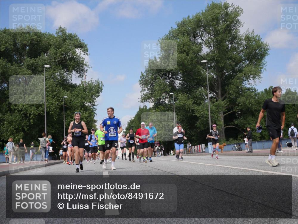 29.06.2025 - hella hamburg halbmarathon Luisa Fischer http://msf.ph/oto/8491672 29.06.2025 11:29:24 Kennedybrücke 4662, 8729, 11012, 4664, 3820, 6293, 8019, 10695, 3290, 3291, 3821, 4662, 4664, 6855, 9920, 10695 meine-sportfotos.de