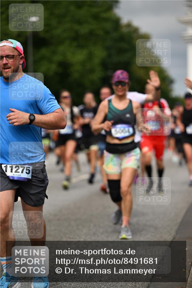 29.06.2025 - hella hamburg halbmarathon Dr. Thomas Lammeyer http://msf.ph/oto/8491681 29.06.2025 10:22:03 Kennedybrücke 1015, 1067, 1274, 1298, 1458, 1554, 1622, 1641, 1749, 1982, 2094, 2147, 2305, 2548, 2931, 3138, 3292, 3977, 4194, 4738, 4804, 5002, 5004, 5023, 5294, 7094, 7258, 7641, 8144, 8248, 8607, 9539, 9586, 9734, 9798, 10332, 10509, 10677, 10831, 11275, 11372 meine-sportfotos.de