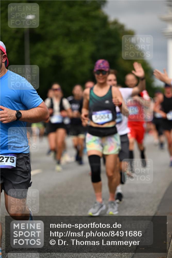 29.06.2025 - hella hamburg halbmarathon Dr. Thomas Lammeyer http://msf.ph/oto/8491686 29.06.2025 10:22:03 Kennedybrücke 1015, 1067, 1274, 1298, 1458, 1554, 1622, 1641, 1749, 1982, 2094, 2147, 2305, 2548, 2931, 3138, 3292, 3977, 4194, 4738, 4804, 5002, 5004, 5023, 5294, 7094, 7258, 7641, 8144, 8248, 8607, 9539, 9586, 9734, 9798, 10332, 10509, 10677, 10831, 11275, 11372 meine-sportfotos.de