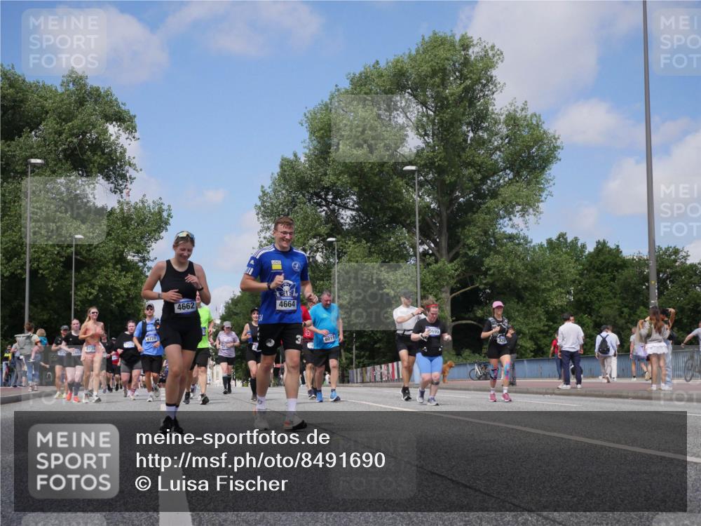 29.06.2025 - hella hamburg halbmarathon Luisa Fischer http://msf.ph/oto/8491690 29.06.2025 11:29:26 Kennedybrücke 8734, 8729, 4662, 4664, 8019, 695, 3290, 3291, 3820, 3821, 4662, 4664, 8729, 8734, 9920, 10095, 10695 meine-sportfotos.de