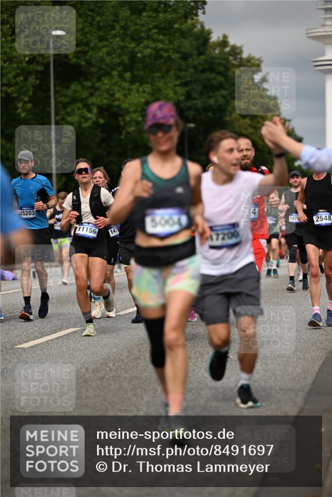 29.06.2025 - hella hamburg halbmarathon Dr. Thomas Lammeyer http://msf.ph/oto/8491697 29.06.2025 10:22:04 Kennedybrücke 1015, 1067, 1274, 1298, 1458, 1554, 1622, 1641, 1749, 1982, 2094, 2147, 2305, 2548, 2931, 3138, 3292, 3977, 4194, 4738, 4804, 5002, 5004, 5023, 5294, 7094, 7641, 8144, 8248, 8607, 9539, 9586, 9717, 9734, 9798, 10332, 10509, 10677, 10831, 11275, 11372 meine-sportfotos.de