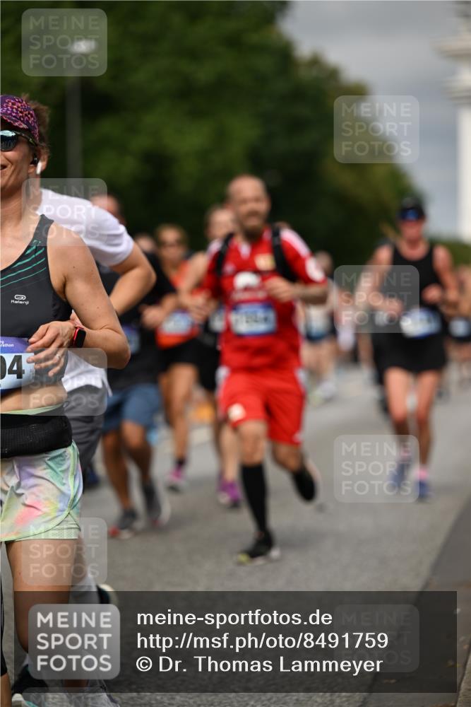 29.06.2025 - hella hamburg halbmarathon Dr. Thomas Lammeyer http://msf.ph/oto/8491759 29.06.2025 10:22:05 Kennedybrücke 1015, 1067, 1274, 1298, 1458, 1477, 1554, 1622, 1641, 1749, 1982, 2094, 2147, 2305, 2548, 2931, 3138, 3292, 3977, 4194, 4738, 4804, 5002, 5004, 5023, 5294, 7094, 7641, 7649, 8144, 8248, 8607, 9539, 9586, 9717, 9734, 9798, 10332, 10509, 10677, 10831, 11275, 11372 meine-sportfotos.de