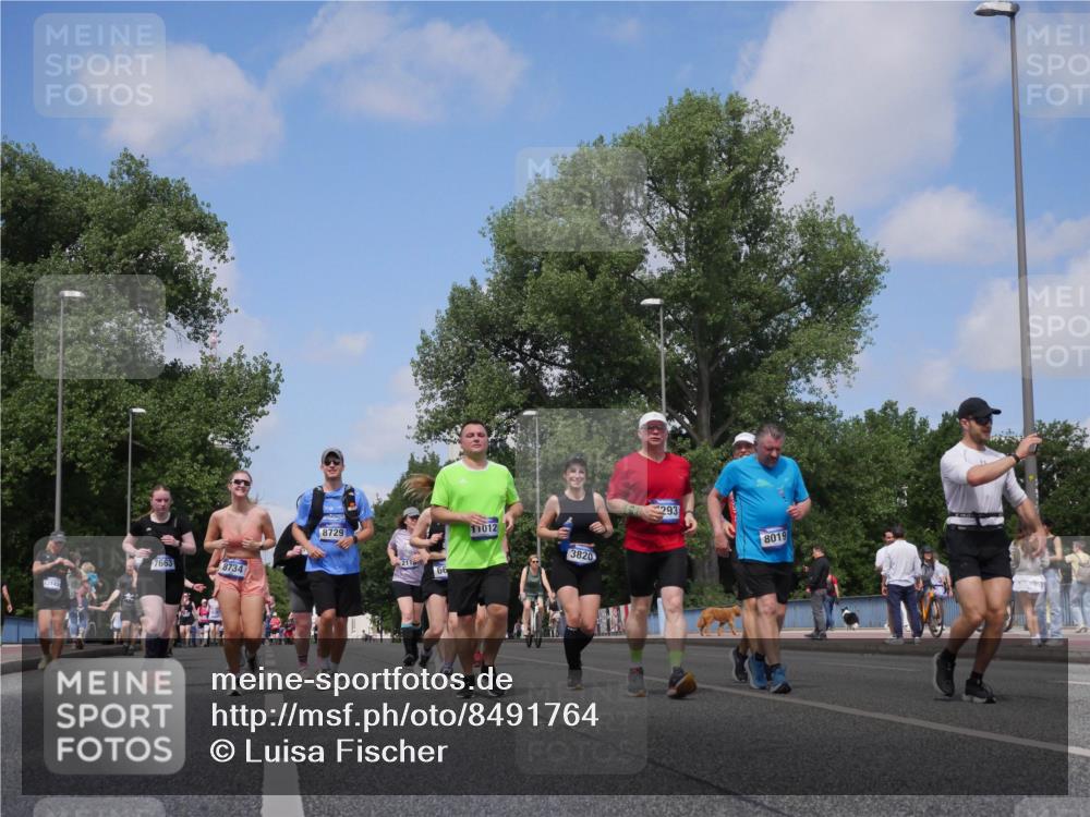 29.06.2025 - hella hamburg halbmarathon Luisa Fischer http://msf.ph/oto/8491764 29.06.2025 11:29:30 Kennedybrücke 7663, 8734, 8729, 66, 11012, 3820, 293, 8019, 1446, 2118, 3290, 3291, 3820, 3821, 4662, 4664, 6693, 7400, 7663, 8019, 8729, 8734, 10095, 10695 meine-sportfotos.de