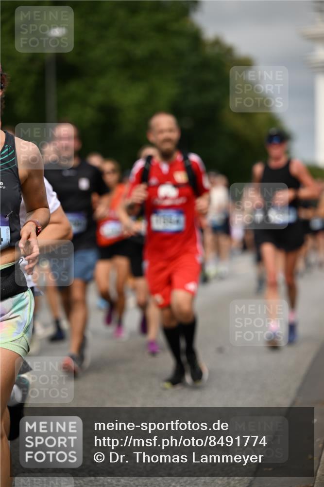 29.06.2025 - hella hamburg halbmarathon Dr. Thomas Lammeyer http://msf.ph/oto/8491774 29.06.2025 10:22:05 Kennedybrücke 1015, 1067, 1274, 1298, 1458, 1477, 1554, 1622, 1641, 1749, 1982, 2094, 2147, 2305, 2548, 2931, 3138, 3292, 3977, 4194, 4738, 4804, 5002, 5004, 5023, 5294, 7094, 7641, 7649, 8144, 8248, 8607, 9539, 9586, 9717, 9734, 9798, 10332, 10509, 10677, 10831, 11275, 11372 meine-sportfotos.de