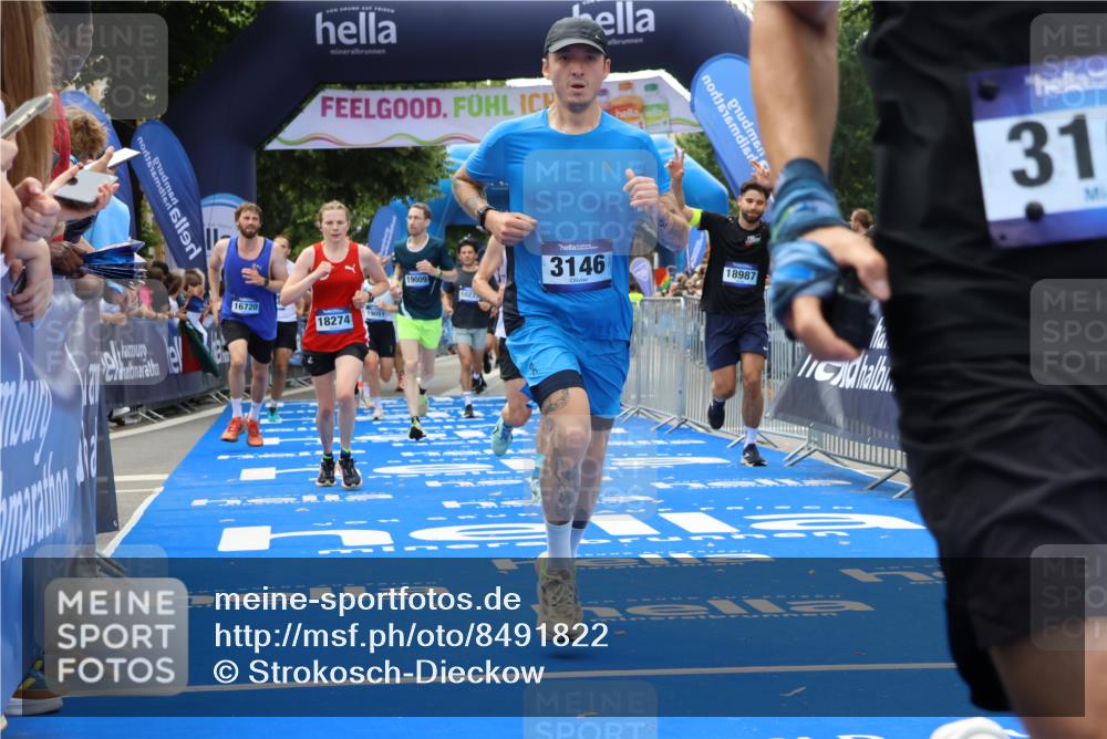 29.06.2025 - hella hamburg halbmarathon Strokosch-Dieckow http://msf.ph/oto/8491822 29.06.2025 10:43:20 Ziel 2653, 3109, 3124, 3146, 3928, 5506, 8664, 10099, 10237, 13348, 15921, 16314, 16720, 16997, 17391, 18274, 18942, 18987, 19009, 19051 meine-sportfotos.de