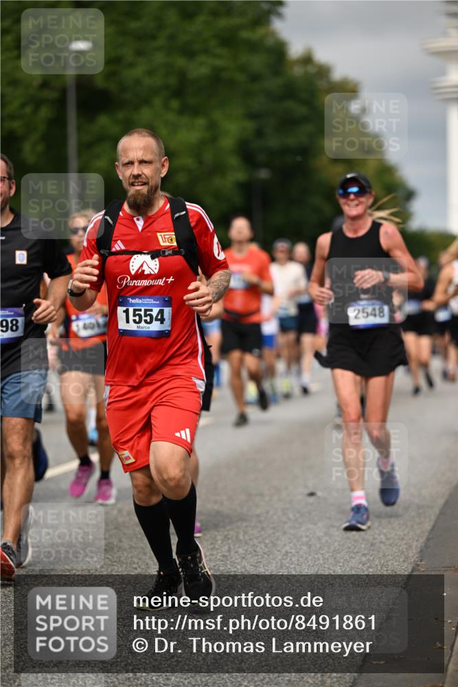 29.06.2025 - hella hamburg halbmarathon Dr. Thomas Lammeyer http://msf.ph/oto/8491861 29.06.2025 10:22:06 Kennedybrücke 1015, 1067, 1274, 1298, 1458, 1477, 1554, 1622, 1641, 1982, 2087, 2094, 2147, 2305, 2548, 2931, 3138, 3482, 3977, 4194, 4738, 4804, 5002, 5004, 5023, 5290, 5294, 7094, 7641, 7649, 7882, 8144, 8248, 8607, 9539, 9586, 9717, 9734, 9798, 9834, 10332, 10509, 10677, 10831, 11275, 11372 meine-sportfotos.de