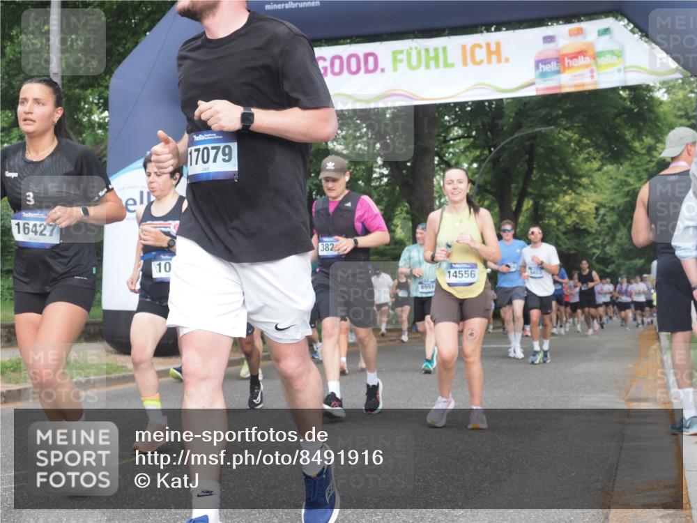 29.06.2025 - hella hamburg halbmarathon KatJ http://msf.ph/oto/8491916 29.06.2025 11:38:20 Zwischen KM18-KM19 1026, 3074, 3823, 5119, 5610, 6066, 6406, 6793 meine-sportfotos.de