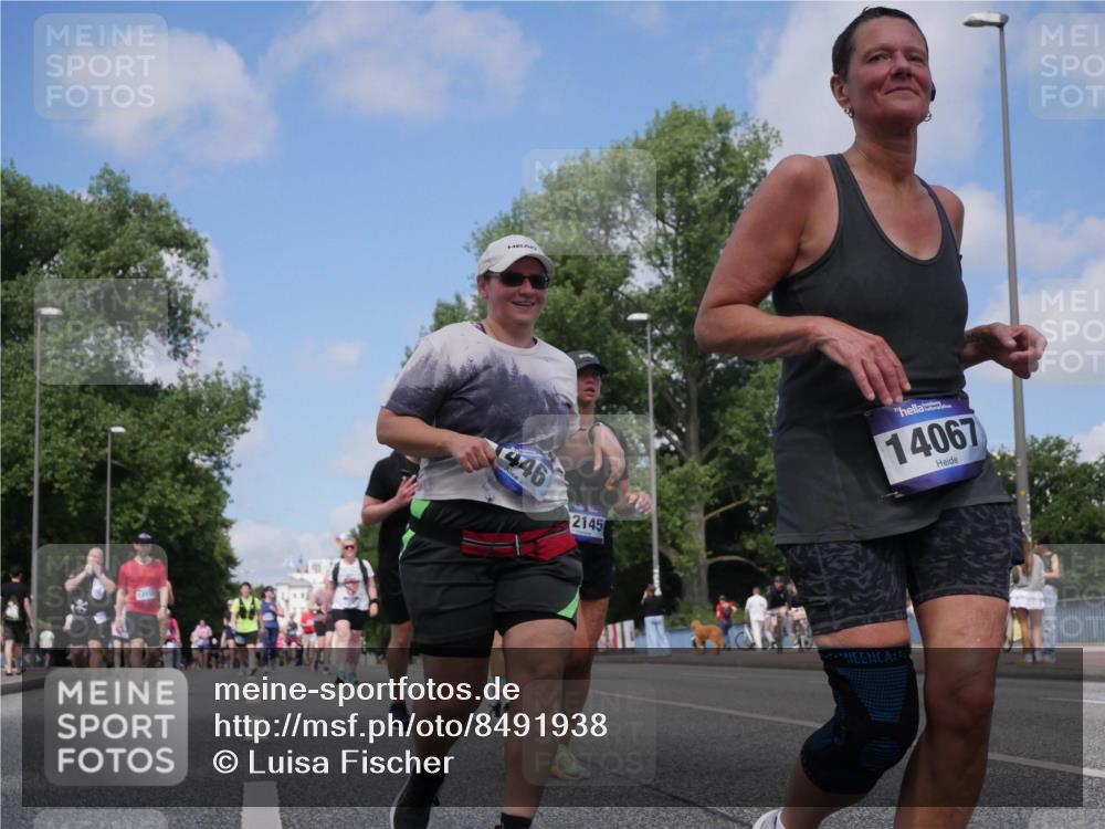 29.06.2025 - hella hamburg halbmarathon Luisa Fischer http://msf.ph/oto/8491938 29.06.2025 11:29:38 Kennedybrücke 446, 2145, 14067, 1446, 2118, 3820, 4015, 4016, 6693, 7400, 7663, 8019, 8729, 8734, 10095 meine-sportfotos.de