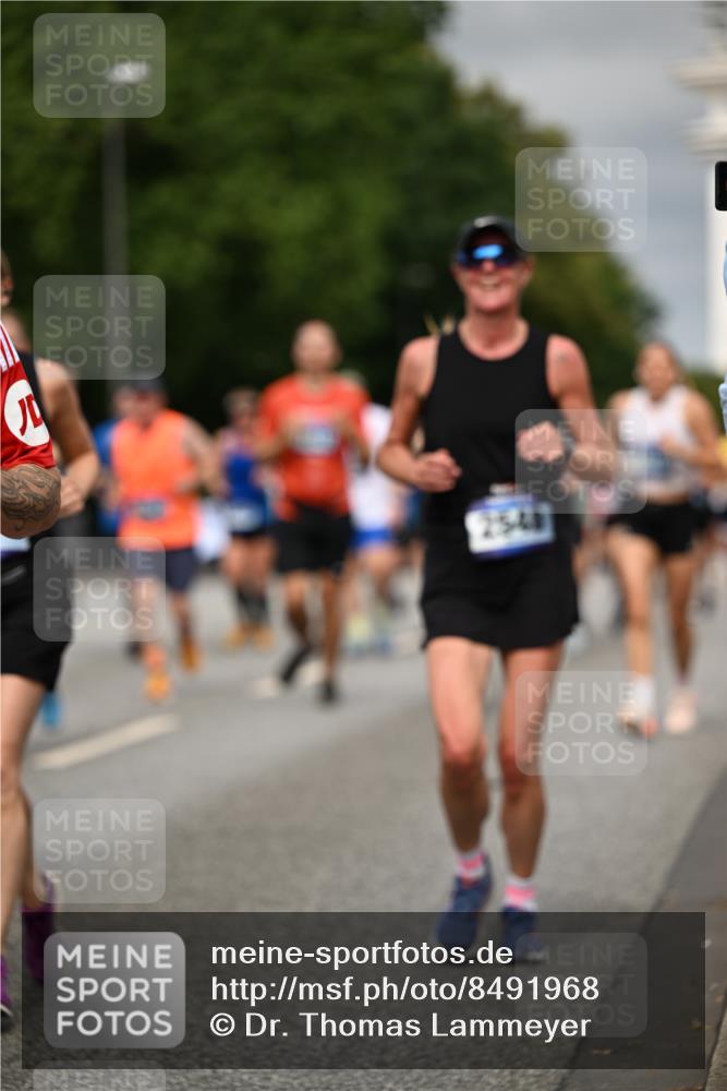29.06.2025 - hella hamburg halbmarathon Dr. Thomas Lammeyer http://msf.ph/oto/8491968 29.06.2025 10:22:07 Kennedybrücke 1067, 1298, 1458, 1477, 1554, 1622, 1641, 1982, 2087, 2094, 2147, 2305, 2548, 2931, 3138, 3482, 3977, 4194, 4738, 4804, 5002, 5004, 5023, 5290, 5294, 6332, 7094, 7160, 7641, 7649, 7882, 8144, 8248, 8607, 9539, 9586, 9717, 9734, 9798, 9834, 10332, 10509, 10831, 11275, 11352, 11372 meine-sportfotos.de