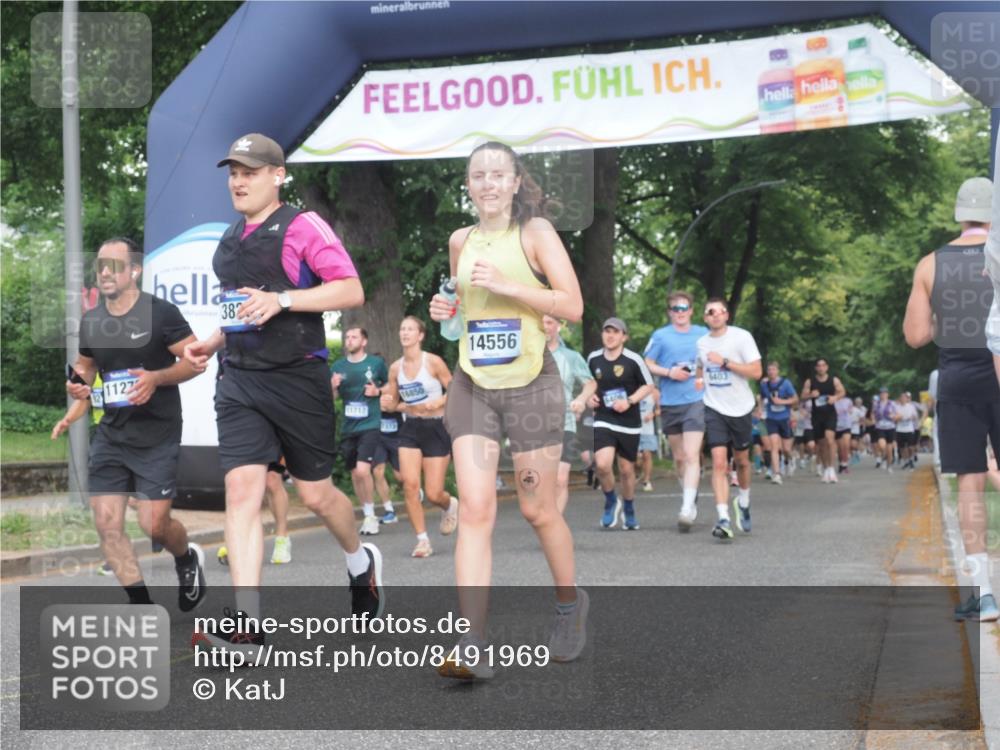 29.06.2025 - hella hamburg halbmarathon KatJ http://msf.ph/oto/8491969 29.06.2025 11:38:21 Zwischen KM18-KM19 1026, 3074, 3823, 5610, 6066, 6403, 6404, 6406, 6793 meine-sportfotos.de