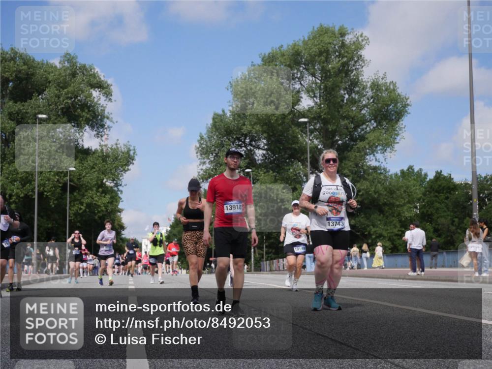 29.06.2025 - hella hamburg halbmarathon Luisa Fischer http://msf.ph/oto/8492053 29.06.2025 11:29:45 Kennedybrücke 13918, 13743, 19149, 4015, 4016, 5948, 6758, 8354, 9109 meine-sportfotos.de
