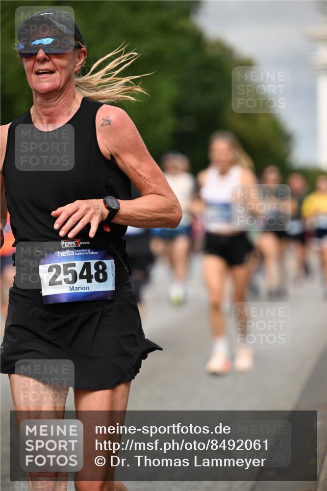 29.06.2025 - hella hamburg halbmarathon Dr. Thomas Lammeyer http://msf.ph/oto/8492061 29.06.2025 10:22:08 Kennedybrücke 1067, 1268, 1298, 1458, 1477, 1554, 1622, 1641, 1982, 2087, 2094, 2147, 2305, 2548, 2931, 3138, 3482, 3977, 4194, 4738, 4804, 5002, 5004, 5023, 5290, 5294, 6332, 7094, 7160, 7641, 7649, 7882, 7883, 8144, 8248, 9539, 9586, 9717, 9734, 9798, 9834, 10332, 10509, 10831, 11275, 11352, 11372 meine-sportfotos.de
